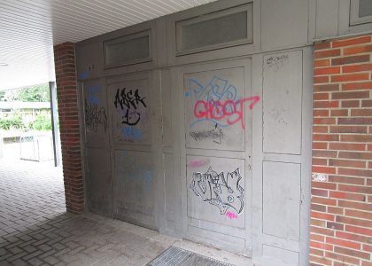 Graffitientfernung Oldenburg Bremen Schule am Bürgerbusch 003